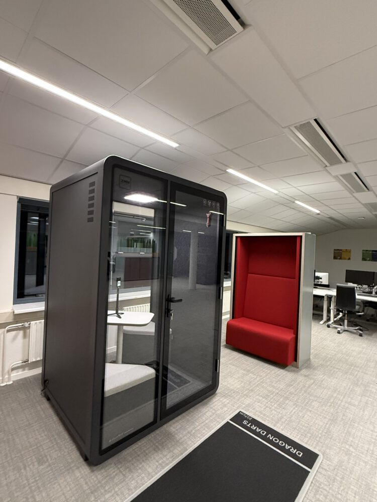 Lease of kopen? De financiële vergelijking voor silent pods in 2026